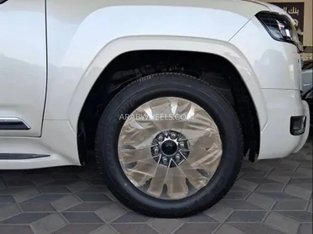 تويوتا لاند كروزر 2025 for Sale in الدمام Image-8