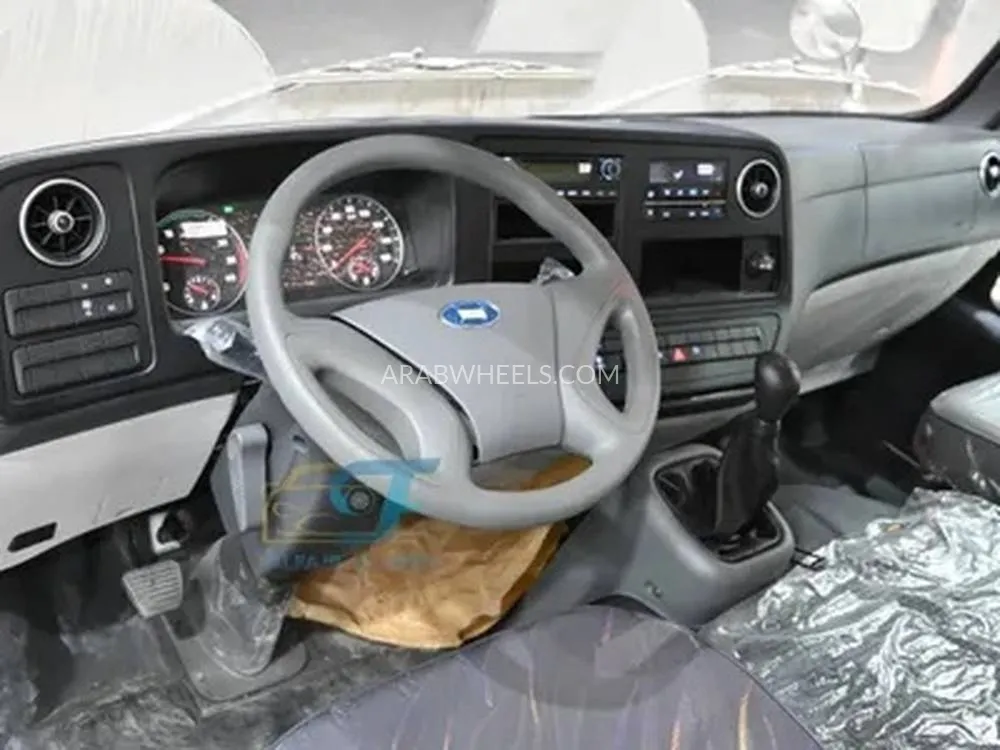 Hyundai County 2023 for Sale in Dammam Image-10