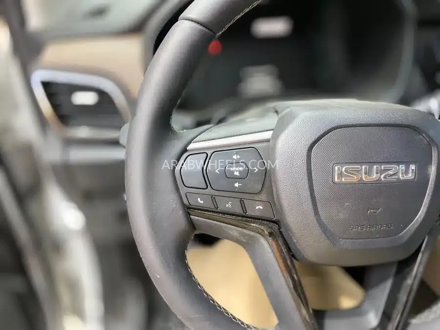 إيسوزو MU-X 2025 for Sale in الرياض Image-9