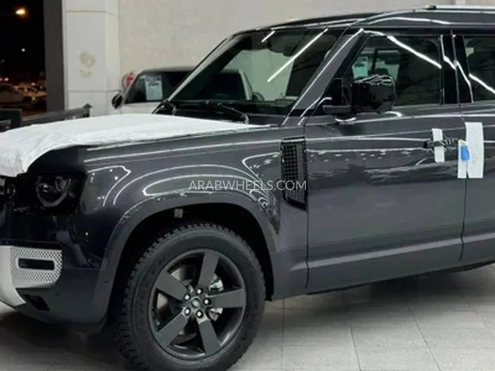 لاند روفر ديفندر 2024 for Sale in الرياض Image-5