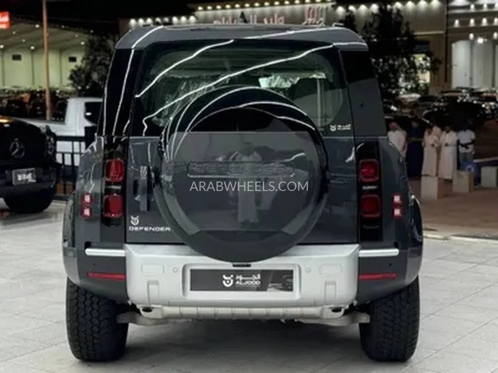 لاند روفر ديفندر 2024 for Sale in الرياض Image-6