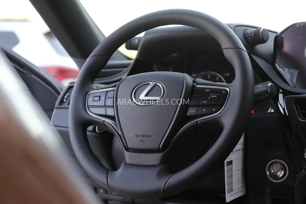 لكزس ES 2025 for Sale in بريدة Image-9