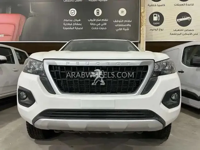بيجو لاندتريك 2025 for Sale in الدمام Image-3