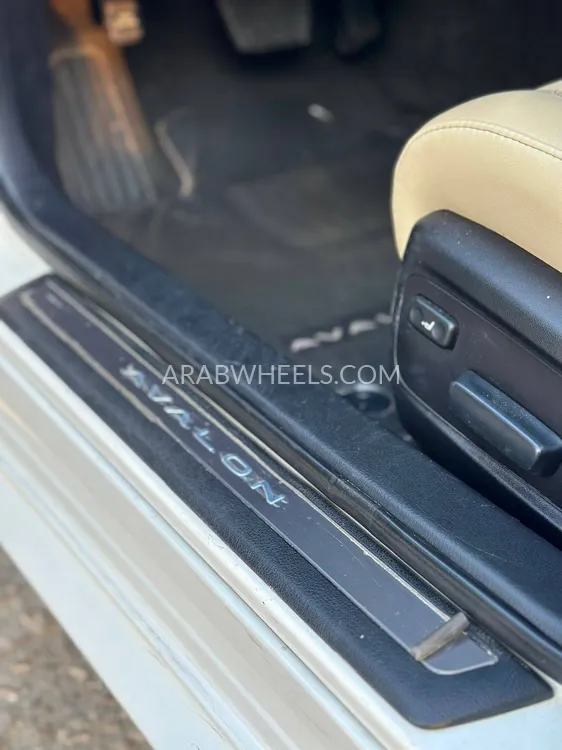 تويوتا أفالون 2013 for Sale in الرياض Image-1