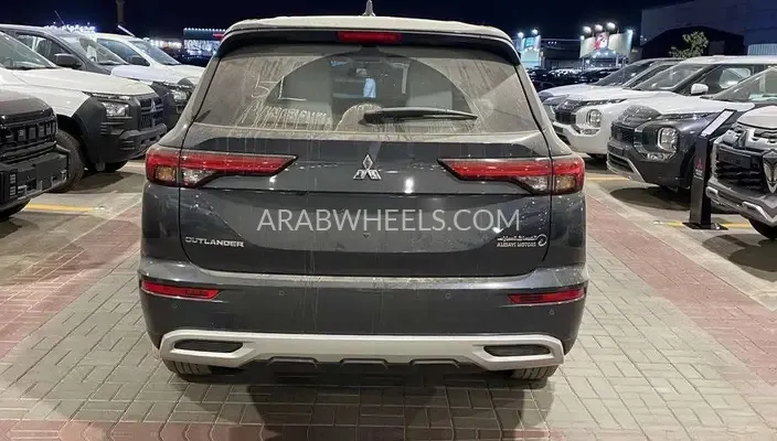 ميتسوبيشي أوتلاندر 2025 for Sale in الرياض Image-8