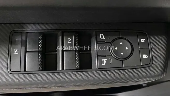 ميتسوبيشي L200 2024 for Sale in الرياض Image-6