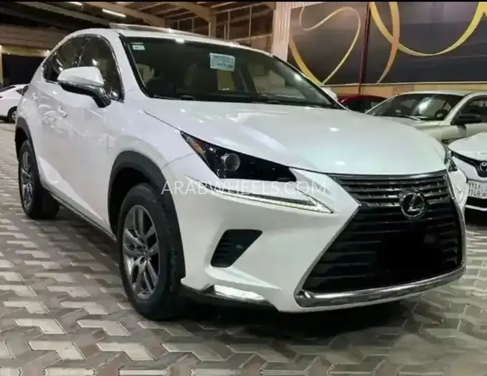 لكزس NX 2018 for Sale in الرياض Image-4