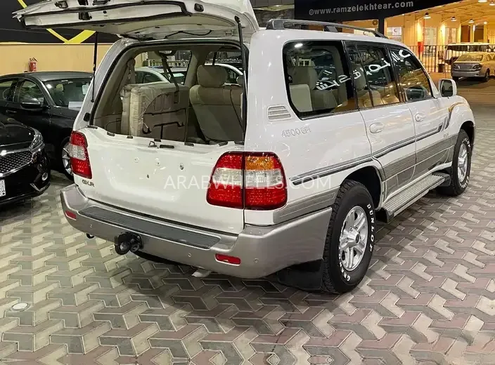 تويوتا لاند كروزر 2006 for Sale in الرياض Image-12