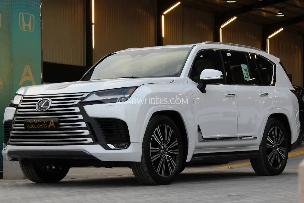لكزس LX 2025 for Sale in الرياض Image-3
