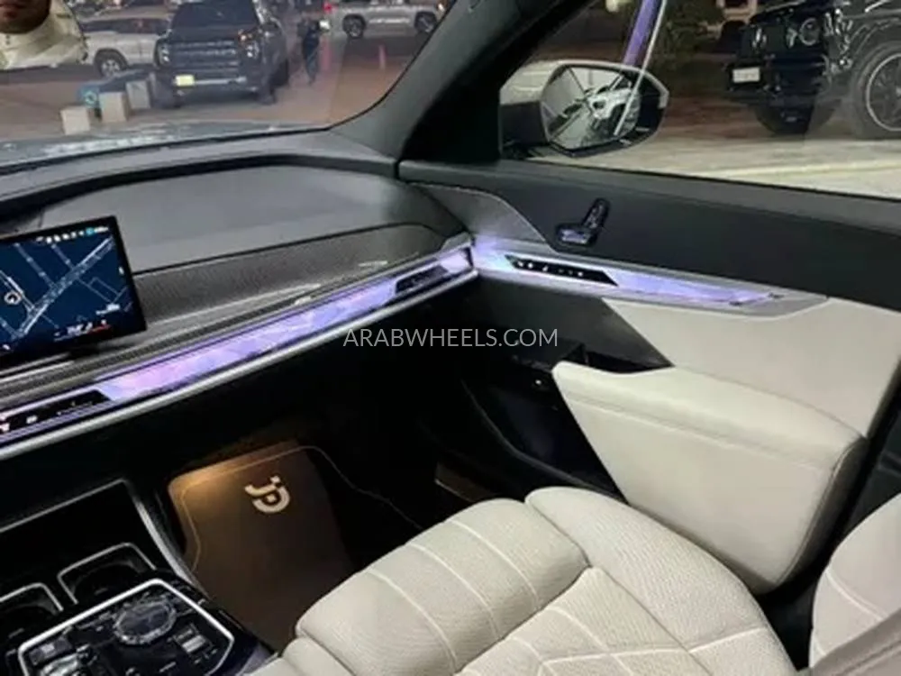 بي ام دبليو الفئة السابعة 2025 for Sale in الرياض Image-6