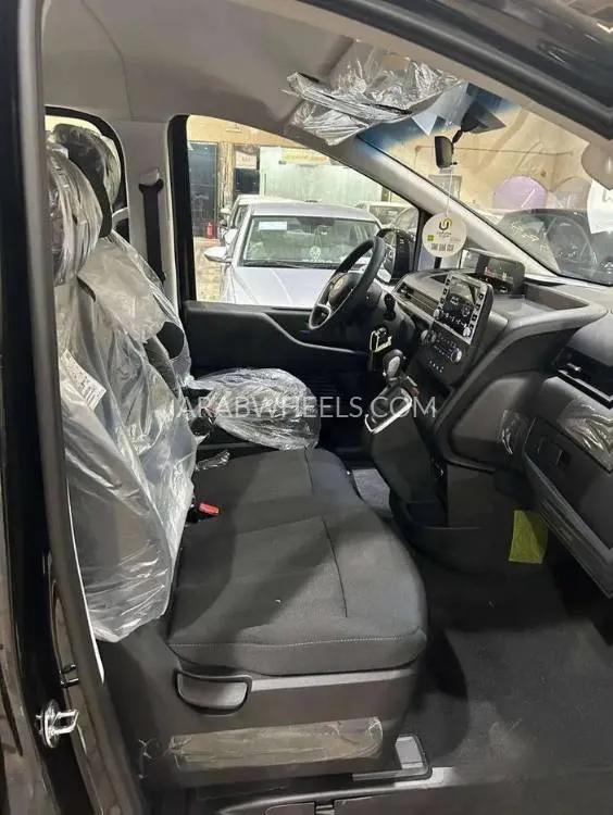هيونداي ستاريا 2025 for Sale in الرياض Image-9