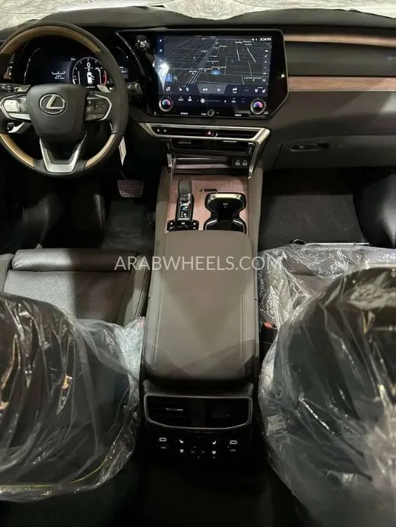 لكزس RX 2025 for Sale in الرياض Image-10