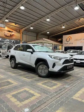 Toyota Rav4 2.0L LE 2WD 2025