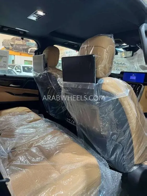 لكزس LX 2025 for Sale in الرياض Image-10