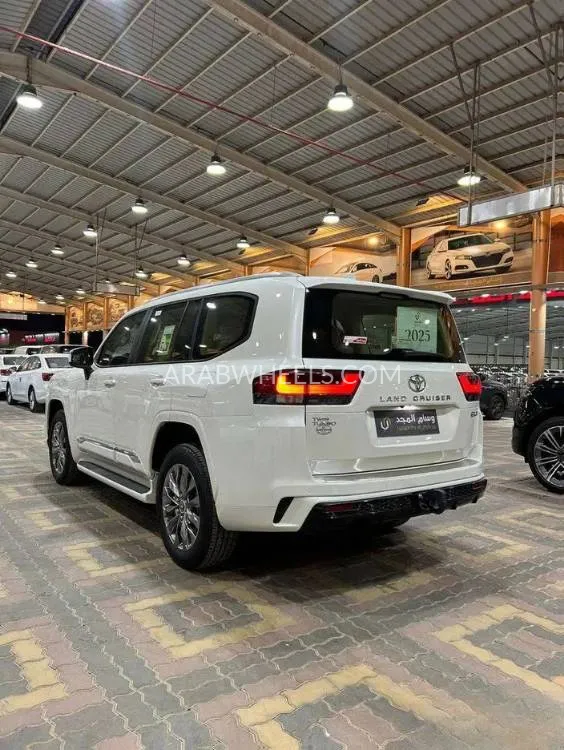 تويوتا لاند كروزر 2025 for Sale in الرياض Image-4