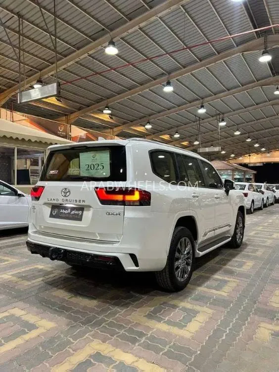 تويوتا لاند كروزر 2025 for Sale in الرياض Image-5