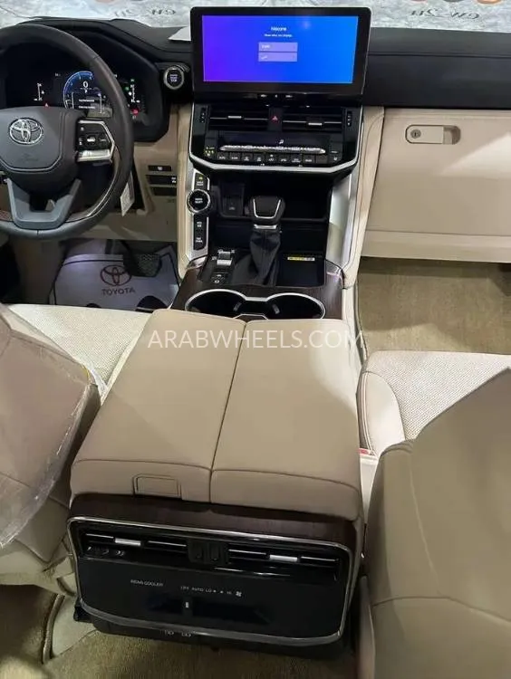 تويوتا لاند كروزر 2025 for Sale in الرياض Image-10