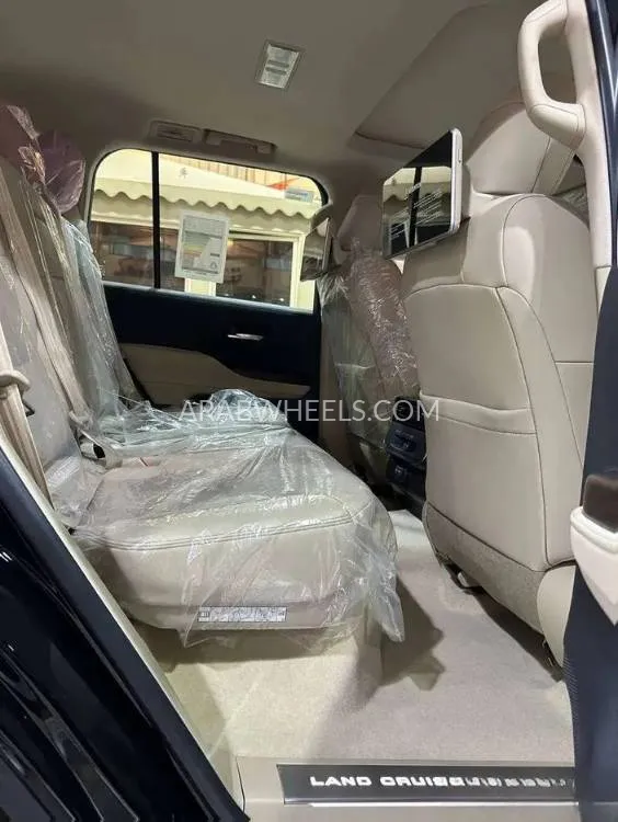 تويوتا لاند كروزر 2024 for Sale in الرياض Image-9