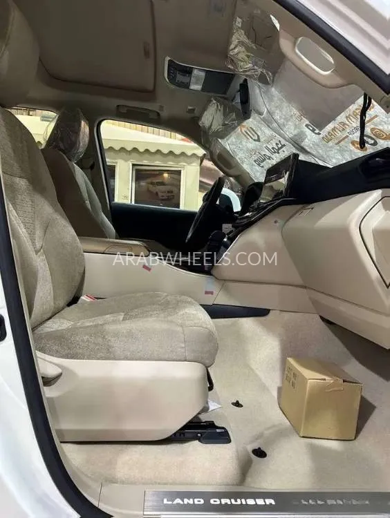 تويوتا لاند كروزر 2024 for Sale in الرياض Image-8