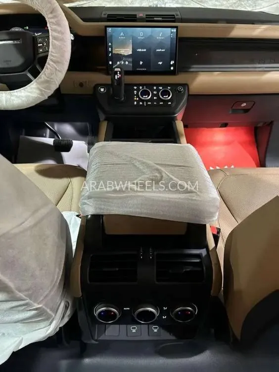لاند روفر ديفندر 2025 for Sale in الرياض Image-9