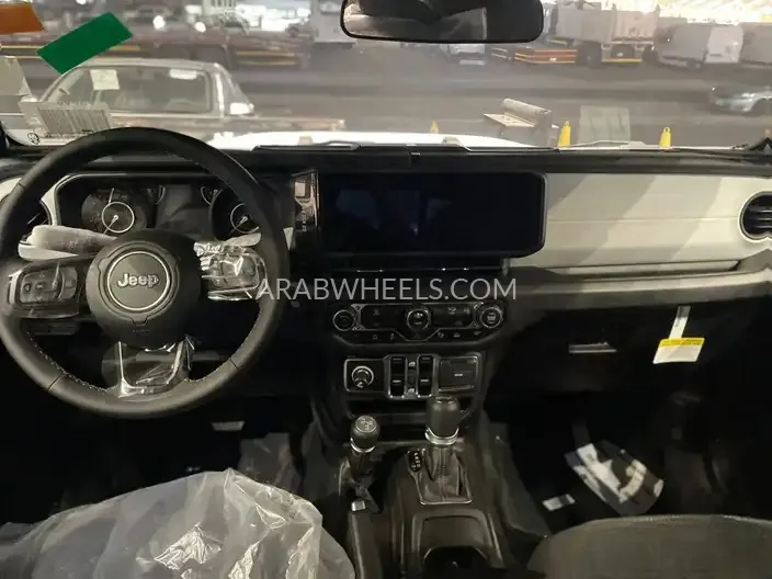 جيب رانجلر 2024 for Sale in الدمام Image-13