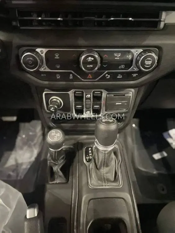 جيب رانجلر 2024 for Sale in الدمام Image-15