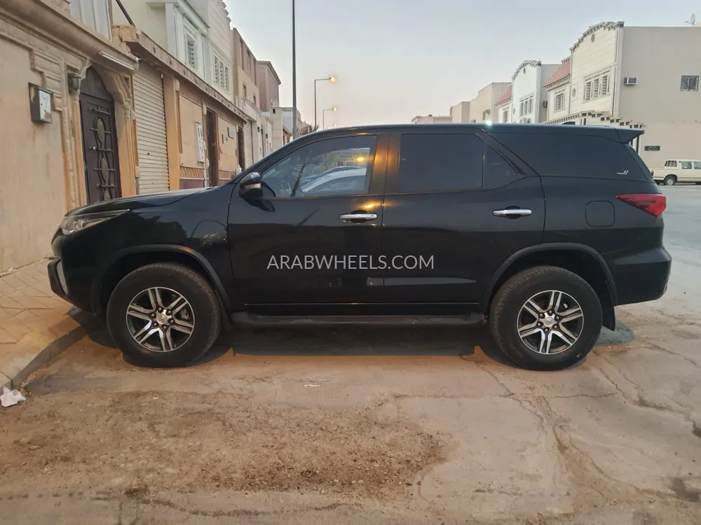 تويوتا فورتشنر 2016 for Sale in الرياض Image-2