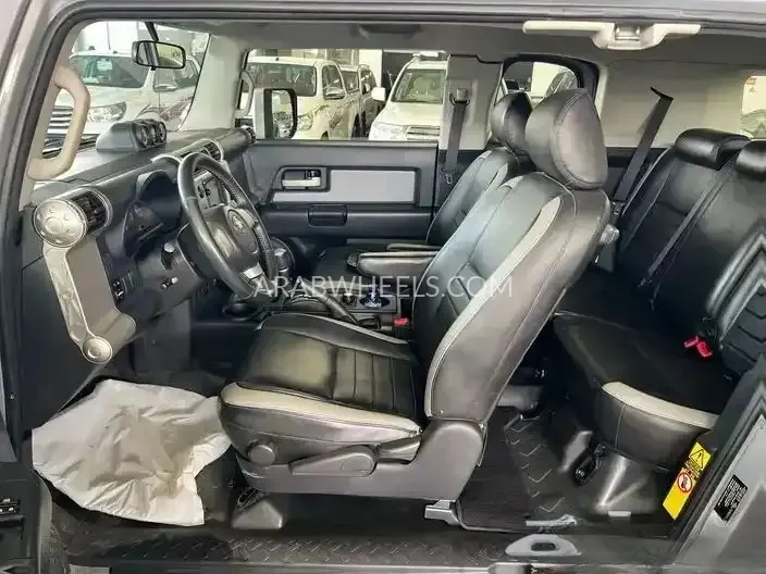 تويوتا إف جي كروزر 2017 for Sale in الرياض Image-11