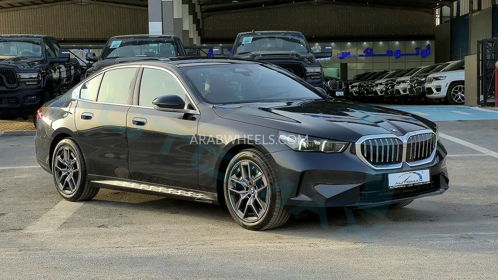 بي ام دبليو الفئة الخامسة 2025 for Sale in وادي الدواسر Image-3