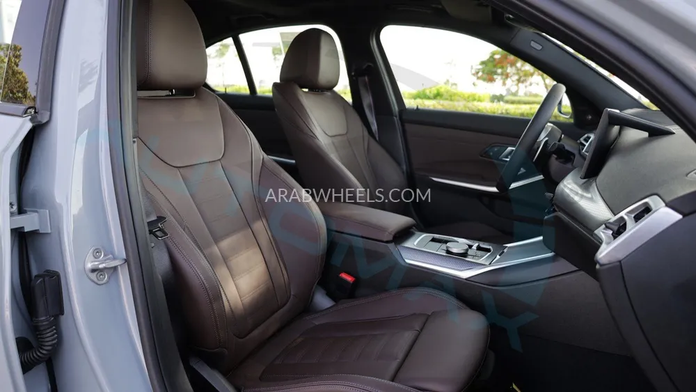 بي ام دبليو الفئة الثالثة 2025 for Sale in وادي الدواسر Image-28