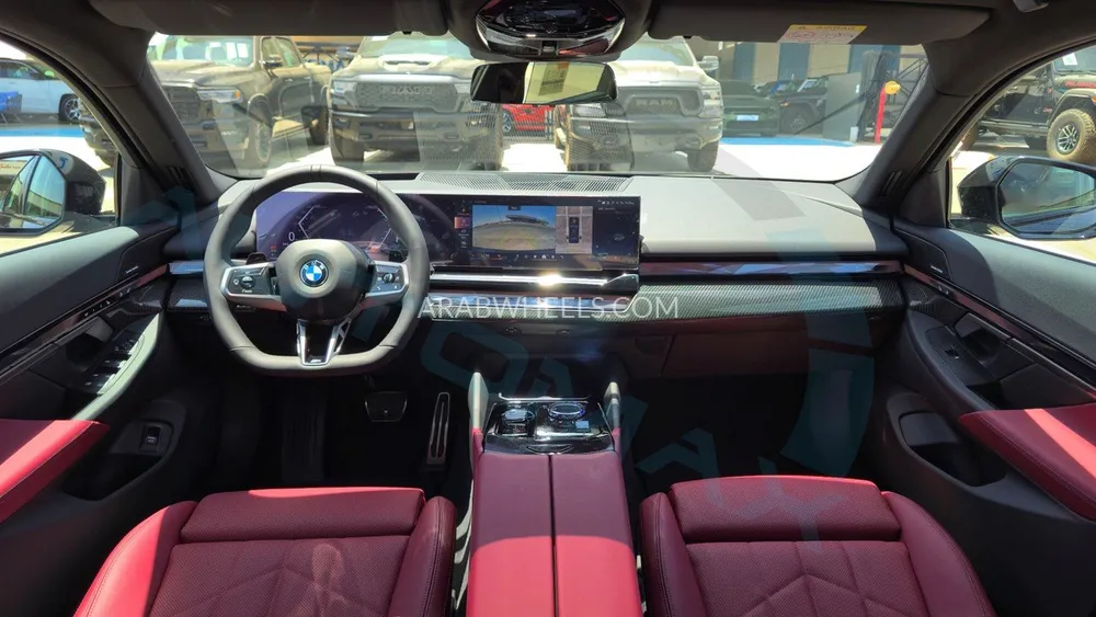 بي ام دبليو الفئة الخامسة 2025 for Sale in وادي الدواسر Image-8