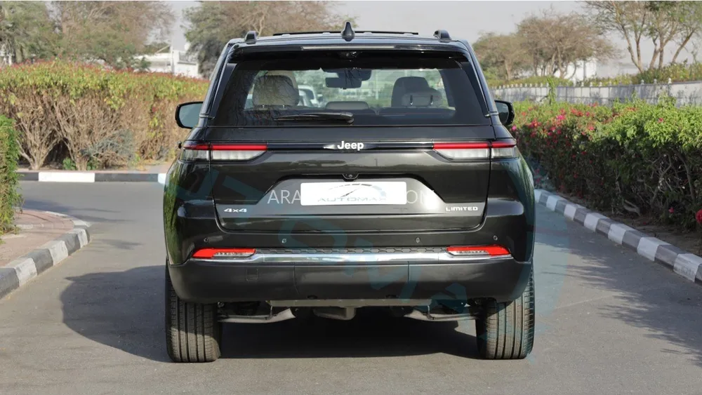 جيب جراند شيروكي 2025 for Sale in وادي الدواسر Image-5