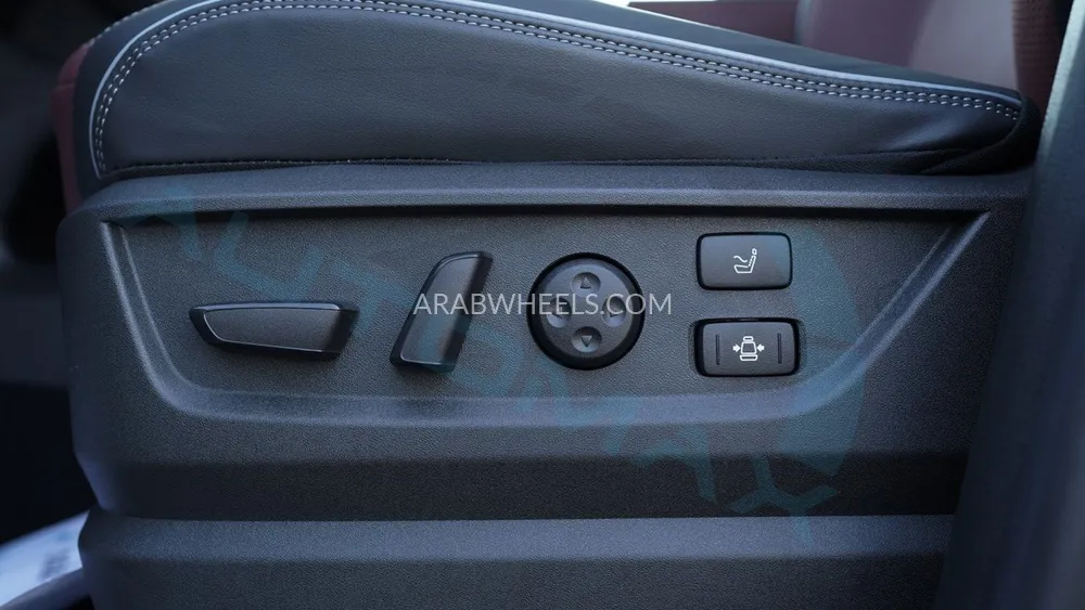 إنفينيتي QX80 2025 for Sale in وادي الدواسر Image-42