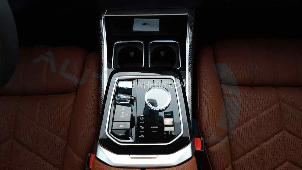 بي ام دبليو الفئة السابعة 2024 for Sale in وادي الدواسر Image-16