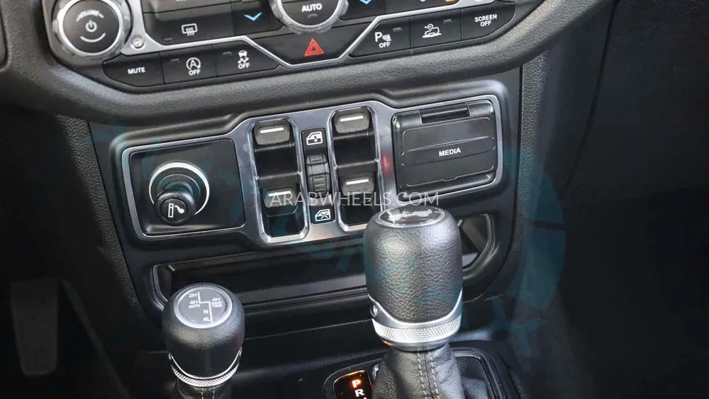 جيب رانجلر 2024 for Sale in وادي الدواسر Image-19