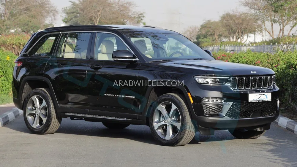 جيب جراند شيروكي 2024 for Sale in وادي الدواسر Image-3