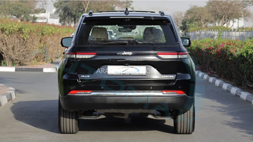 جيب جراند شيروكي 2024 for Sale in وادي الدواسر Image-5