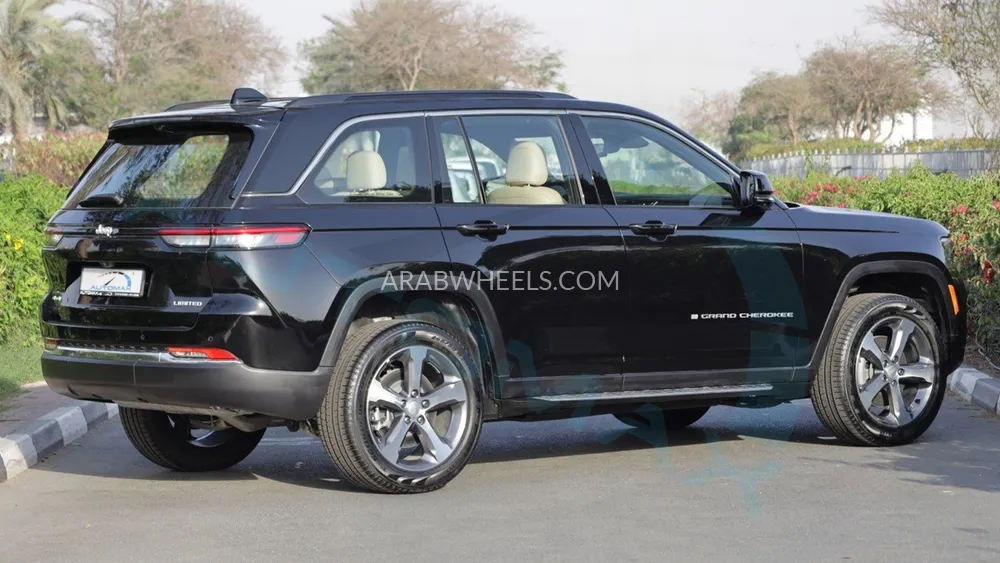 جيب جراند شيروكي 2024 for Sale in وادي الدواسر Image-6