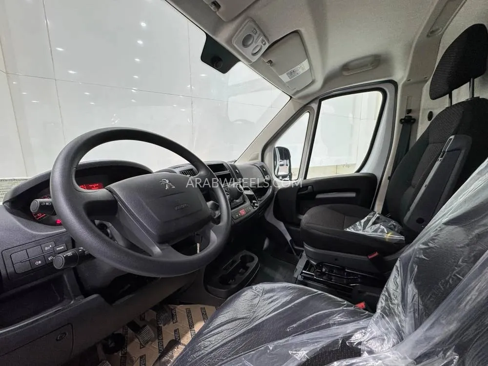 بيجو بوكسر 2025 for Sale in الرياض Image-8