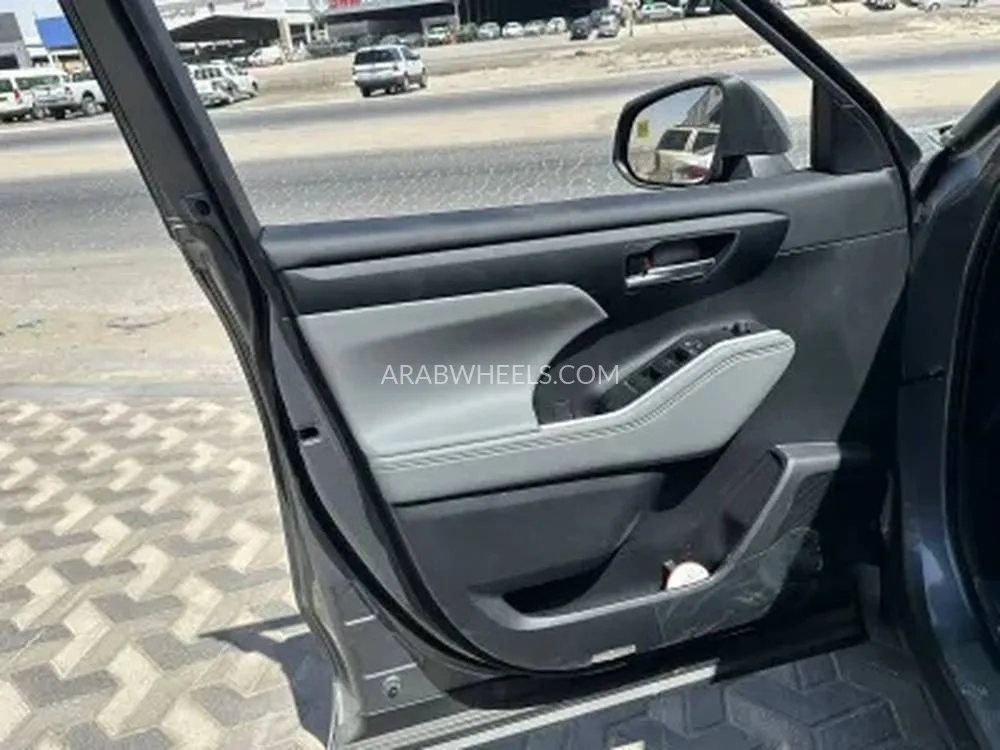 تويوتا هايلاندر 2025 for Sale in الدمام Image-12