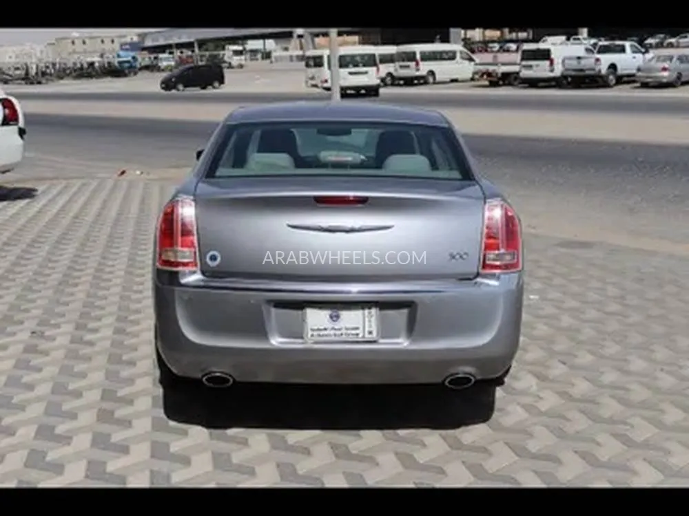 كرايسلر 300 2014 for Sale in الدمام Image-4