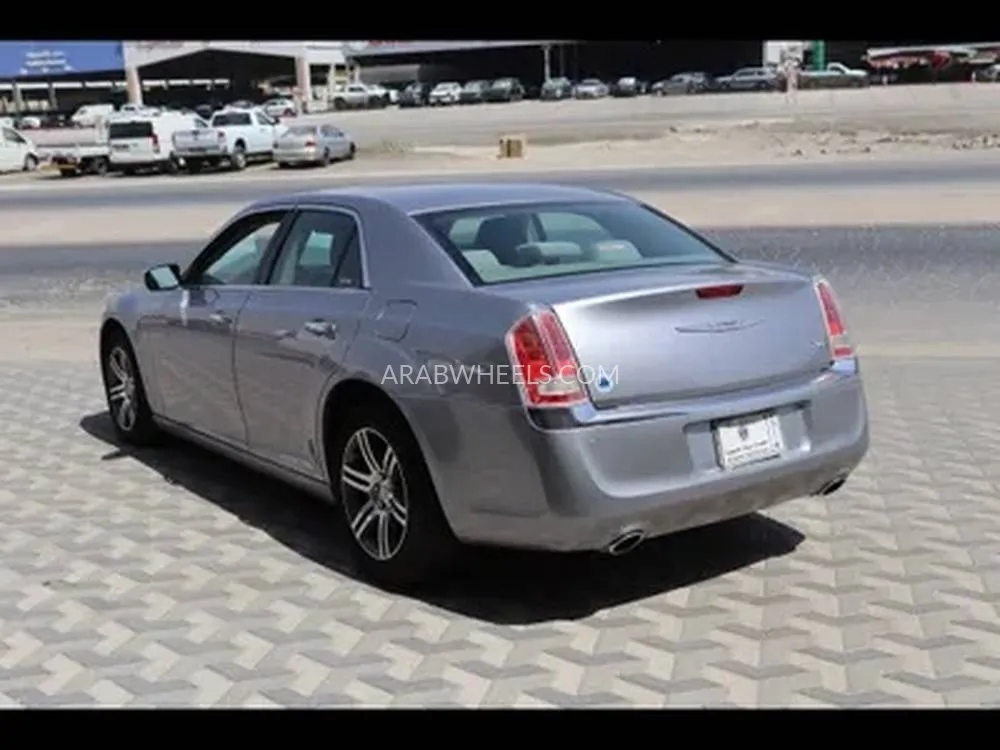 كرايسلر 300 2014 for Sale in الدمام Image-5