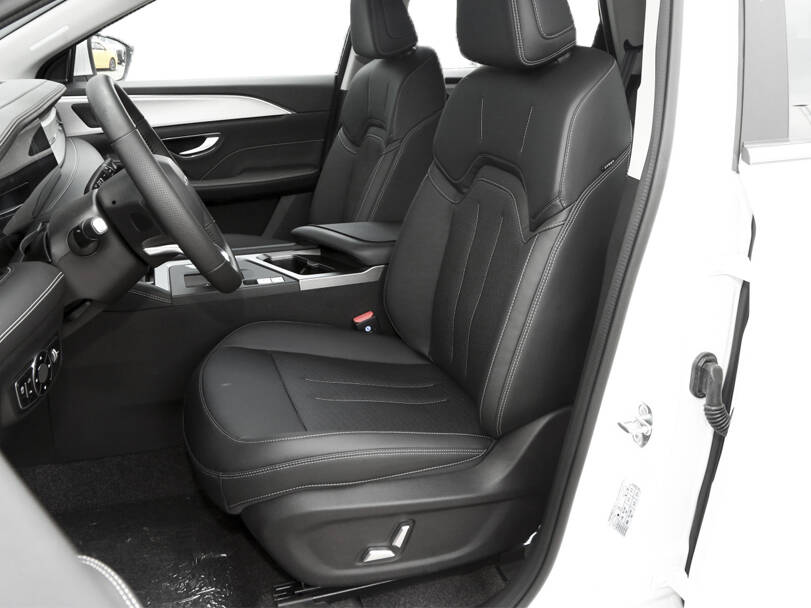 جيتور إكس ٩٠ بلس 2025 Interior 