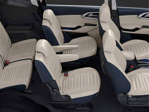 كيا كارينز الداخلية 