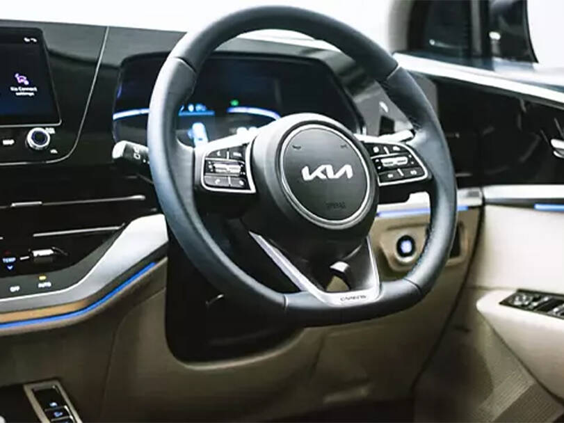 كيا كارينز Interior 