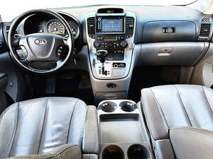 كيا كرنفال الداخلية 