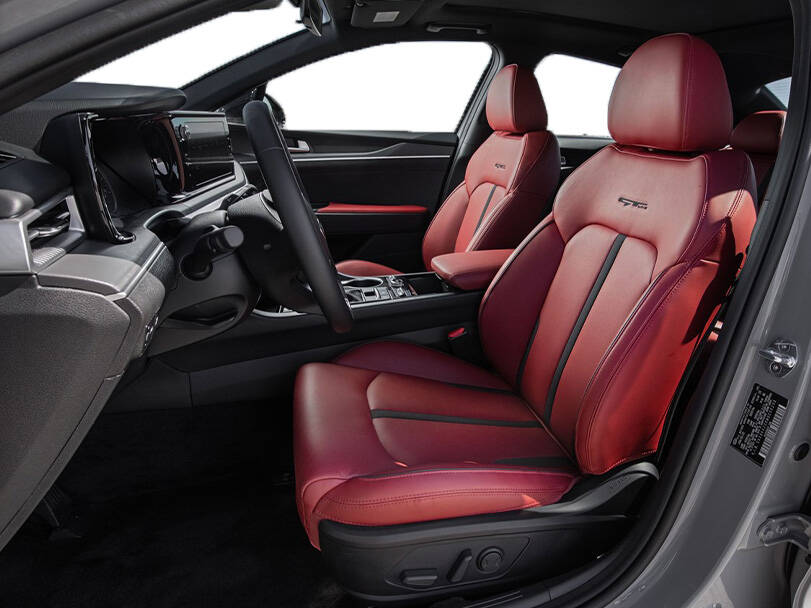 كيا كي ٥ Interior 