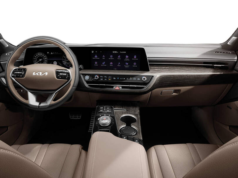 كيا كي ٨ Interior 