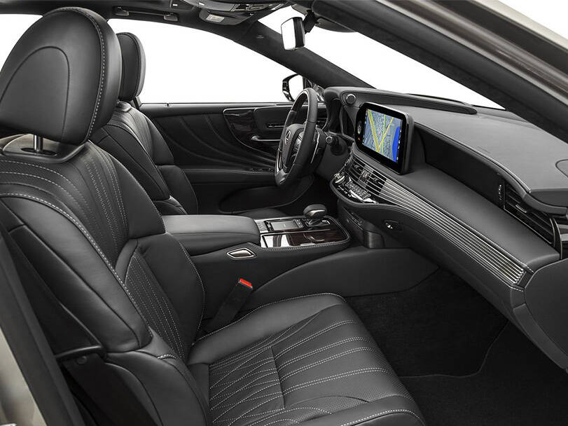 لكزس إل إس 2025 Interior 