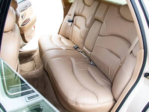 لينكون تاون كار الداخلية 